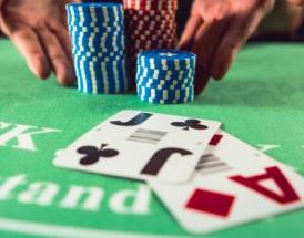 Come vincere a blackjack senza contare le carte?