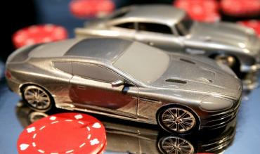 La miniatura di una Bond car!